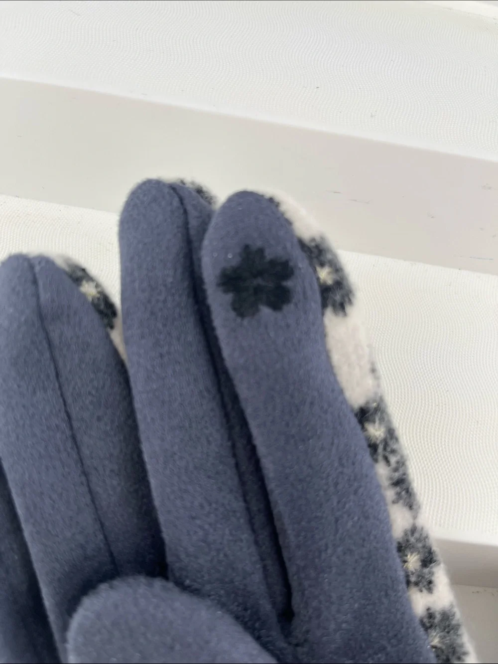 Victoria Leland Gray and Cream Floral Fleece Gloves
